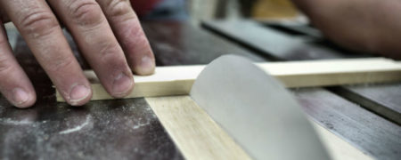 با استفاده از کاغذ هم می توان چوب را برش داد [تماشا کنید]