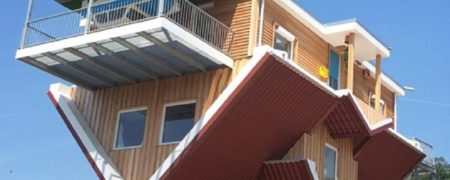 در کافه وارونه آلمان همه چیز برعکس است