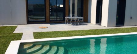 خانه لگویی شکل که تنها در چند هفته و با پیچ گوشتی ساخته می شود