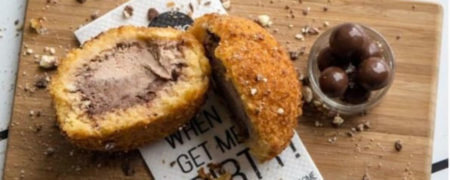 سرو بستنی سوخاری یک کیلوگرمی نوتلا در کافه ای در سیدنی