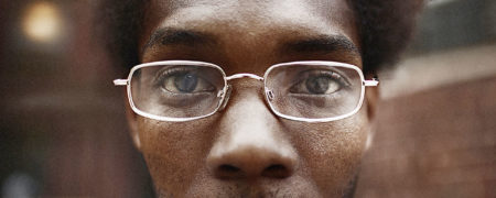 نیمی از مردم جهان تا ۲۰۵۰ نزدیک بین خواهند شد