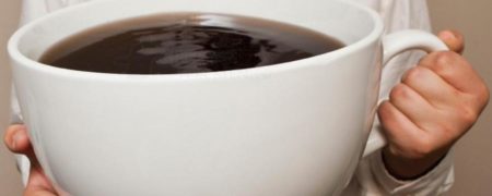 ۷ نشانه نوشیدن بیش از حد قهوه