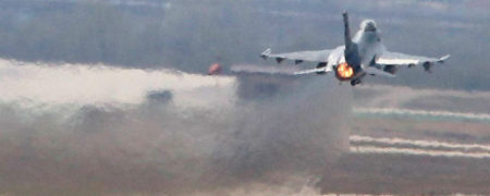 نجات یافتن یک جت جنگنده از سقوط حتمی با کمک سامانه خودکار [تماشا کنید]