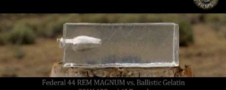 آوادرخشش؛ صحنه آهسته عبور گلوله از میان توده ی ژل [تماشا کنید]