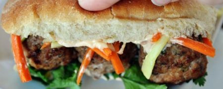 خوشمزه روز: ساندویچ گوشت قلقلی به سبک ویتنامی [تماشا کنید]