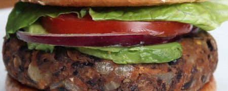 خوشمزه روز: برگر لوبیا سیاه [تماشا کنید]