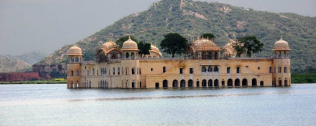 جَل محل؛ قصری بر روی آب، در جیپورِ هند
