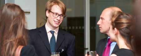 ۷ روش در پایان دادن به این نگرانی که دیگران درباره ما چگونه می اندیشند