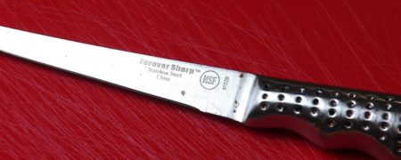 پاک کردن لکه های زنگ زدگی از روی تیغه چاقو در عرض ۵ دقیقه [تماشا کنید]