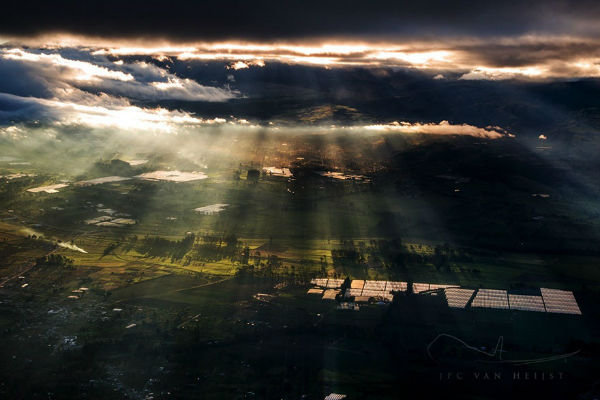 storm-sky-photography-airline-pilot-christiaan-van-heijst-3-57eb67f11b9af__880-w600-copy