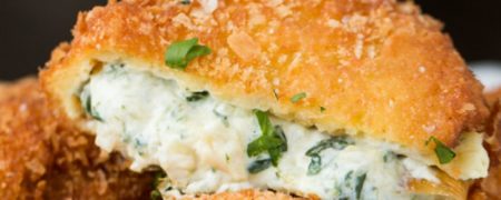 خوشمزه روز: پیاز سوخاری با مغز اسفناج و پنیر [تماشا کنید]