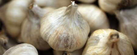 راه حلی موثر برای اینکه دهان مان بوی سیر ندهد