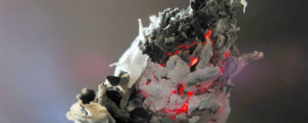 ویدئویی جالب و زیبا که سوختن سیگار را به شکلی متفاوت به تصویر می کشد [تماشا کنید]