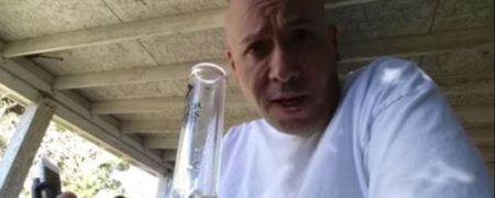 عاقبت کشیدن تندترین فلفل دنیا چیست؟ [تماشا کنید]