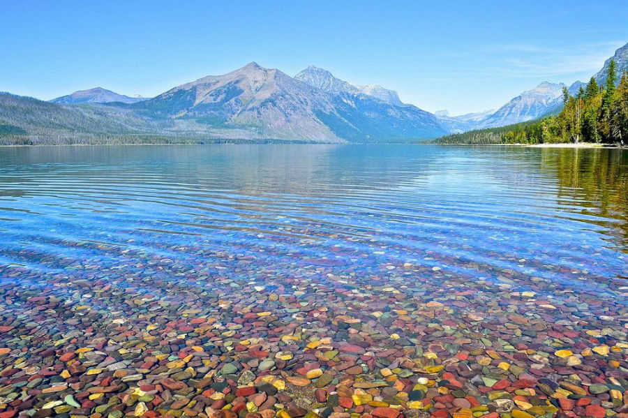 زیبایی های طبیعت؛ سنگ های رنگارنگ دریاچه مک دونالد