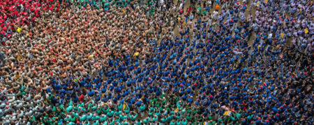 قلعه های انسانی؛ مسابقه ای در اسپانیا که از مردم برای ساخت برج ها استفاده می شود