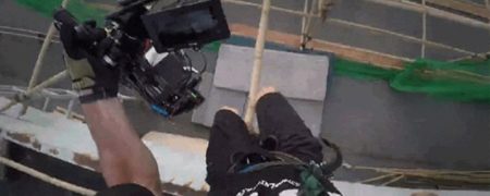 فیلمبردار دیوانه ای که با دوربین پارکور می کند [تماشا کنید]