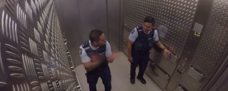 کمپین جدید «پلیس های آسانسوری» در نیوزیلند