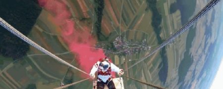 آدرنالین خالص؛ تاب بازی بر فراز آسمان [تماشا کنید]