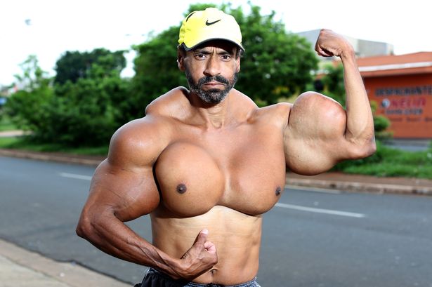 valdir-flexed-his-huge-biceps-1