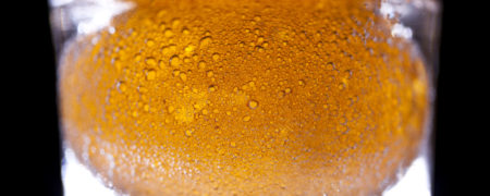 قرار گرفتن تخم مرغ در درون سرکه به واکنشی عجیب و جالب ختم می شود [تماشا کنید-زیرنویس فارسی]