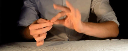 ترفندهای ساده شعبده بازی که می توان با استفاده از خودکار انجام داد [تماشا کنید]