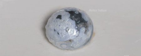 فلز سدیم و واکنشی جالب در هنگام سوختن [تماشا کنید]