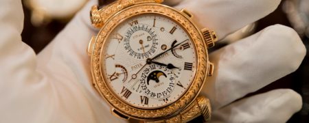 یک ساعت مچی ۲.۶ میلیون دلاری چگونه ساخته می شود و چه جزئیاتی در آن رعایت می گردد؟ [تماشا کنید-زیرنویس فارسی]