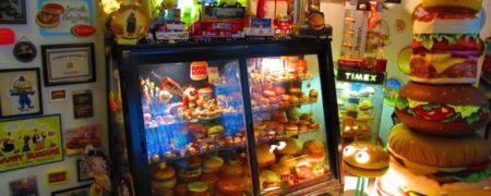 مردی که بزرگترین کلکسیون همبرگر دنیا را دارد