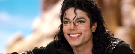 مایکل جکسون با ۸۲۵ میلیون دلار درآمد، در صدر پولساز ترین مردگان جهان قرار گرفت