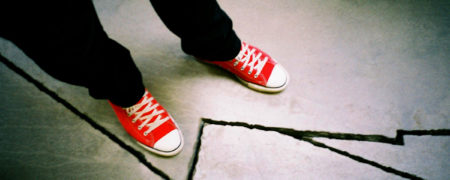 چرا از راه رفتن بر روی ترک ها اجتناب می کنیم؟