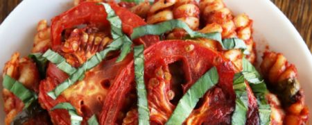 خوشمزه روز: پاستا گوجه فرنگی و ریحان [تماشا کنید]