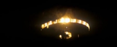 موجودات فضایی تلاش می کنند توسط اشیای نورانی با ما ارتباط برقرار کنند [تماشا کنید]