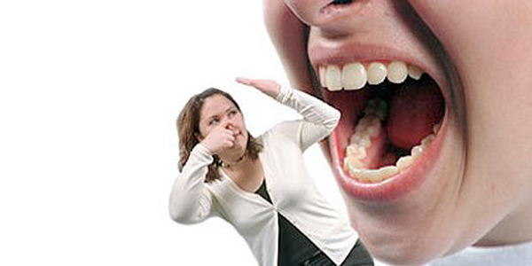 ۹ راهکار خانگی برای از بین بردن بوی بد دهان