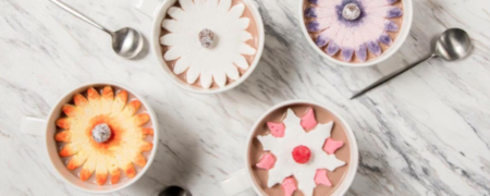 قنادی که با استفاده از شکوفه های مارشملو، گرایشی جدید در نوشیدنی داغ به وجود آورده