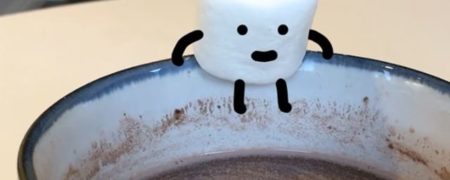 هنرمندی که با ترسیم چند خط ساده، وسایل روزمره را به صورتک های خنده دار تبدیل می کند