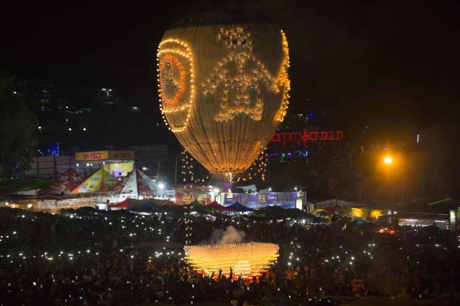 نگاهی به مهیج ترین و خطرناک ترین فستیوال بالون و آتش بازی جهان در میانمار