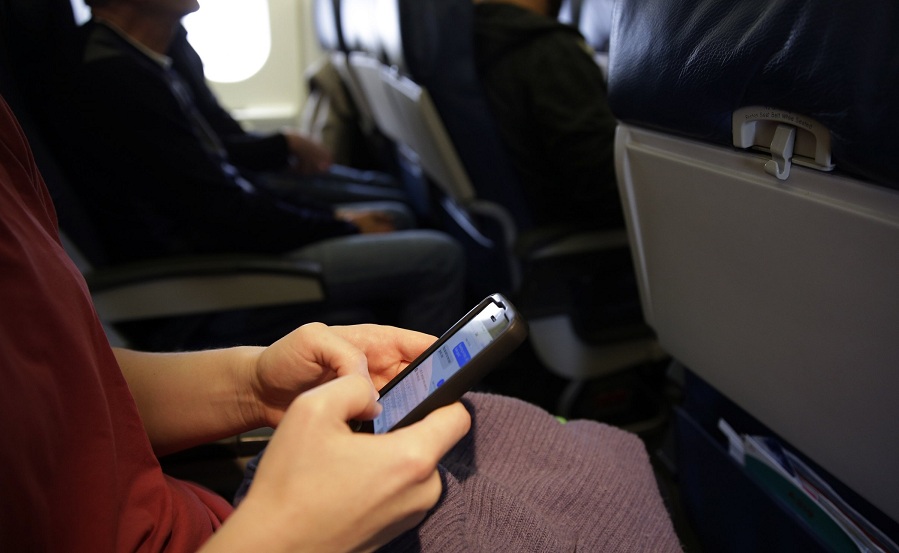 اگر در طول پرواز موبایل خود را خاموش نکنید چه اتفاقی برای هواپیما روی خواهد داد؟