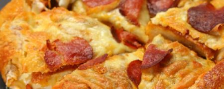 خوشمزه روز: بمب پیتزا؛ مملو از پنیر و پپرونی [تماشا کنید]