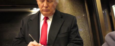 امضای دونالد ترامپ چه چیزهایی را در مورد ویژگی های شخصیتی او فاش می سازد؟