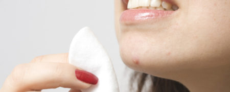 به چه دلایلی بر روی پوست صورت تان آکنه ظاهر می شود؟