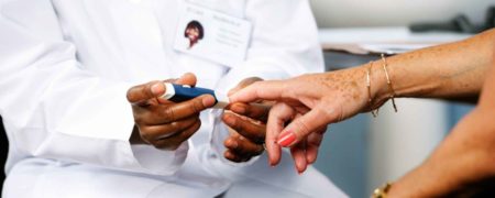 هر چند وقت یک بار بهتر است قند خون تان را با انجام آزمایش چک کنید؟