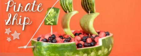 آموزش تصویری تزئین روی هندوانه به شکل های لاک پشت و کشتی دزدان دریائی