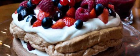 مردم گوشه و کنار دنیا در تعطیلات سال نوی میلادی چه دسرهایی را میل می کنند؟