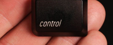 ترفندهای ذهنی که در سخت ترین روزهای زندگی هم کنترل اوضاع را به شما باز می گردانند