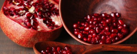 چگونه انار را در عرض چند ثانیه دانه کنیم؟