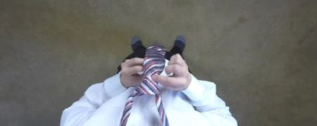 آموزش بستن کراوات از زاویه دید خود فرد [ تماشا کنید]