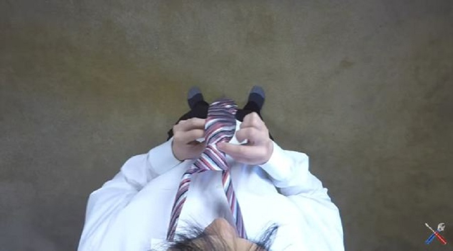 آموزش بستن کراوات از زاویه دید خود فرد [ تماشا کنید]