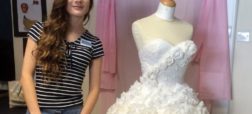 نوجوانی که با استفاده از دستمال کاغذی یک لباس عروس بسیار زیبا دوخته است