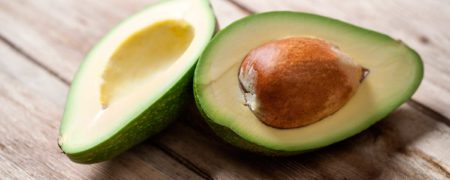 مرطوب کننده های طبیعی و خانگی برای از بین بردن خشکی پوست